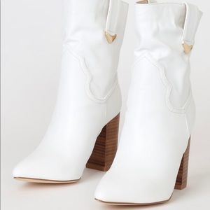 Lulu Taryne White pointed -toe booties